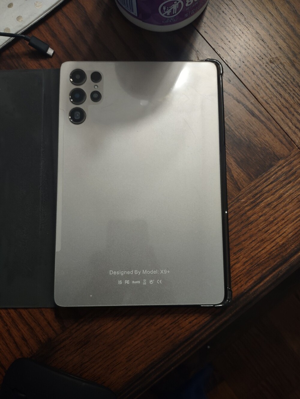 Android tablet with wireless keyboard and mouse and user manual